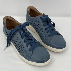 Aetrex Tan and Blue Sneakers WOMENS SIZE 9-9.5 LIKE NEW